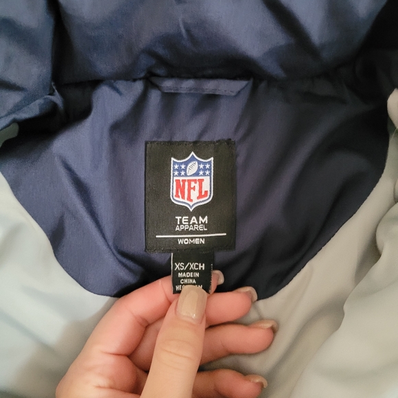 EUC Seattle Seahawks Puffer Jacket XS - Picture 8 of 10